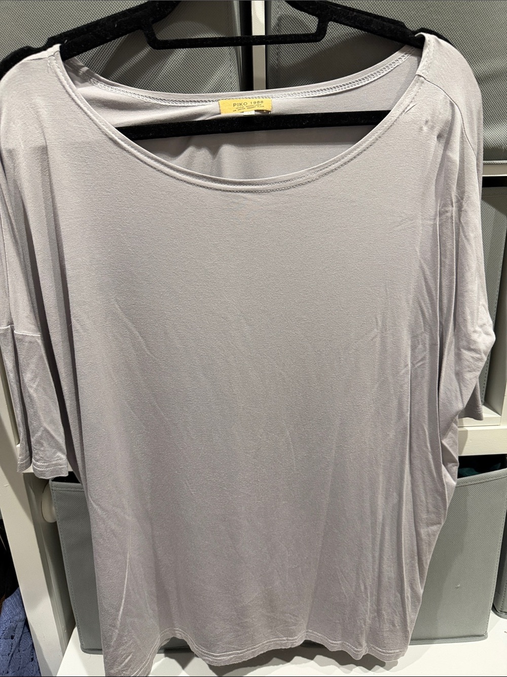 Piko 1988 Light Gray Scoop Neck Short Sleeve Top